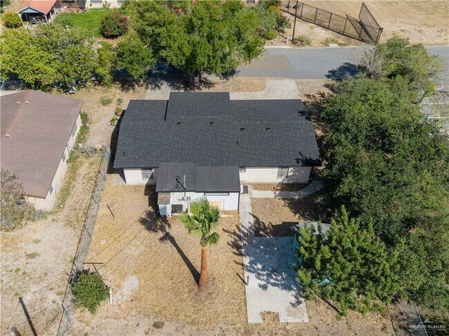Building Photo - 1022 S Richmond Dr