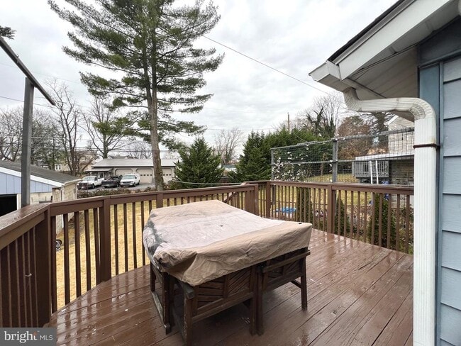 Building Photo - 303 Willow Ave