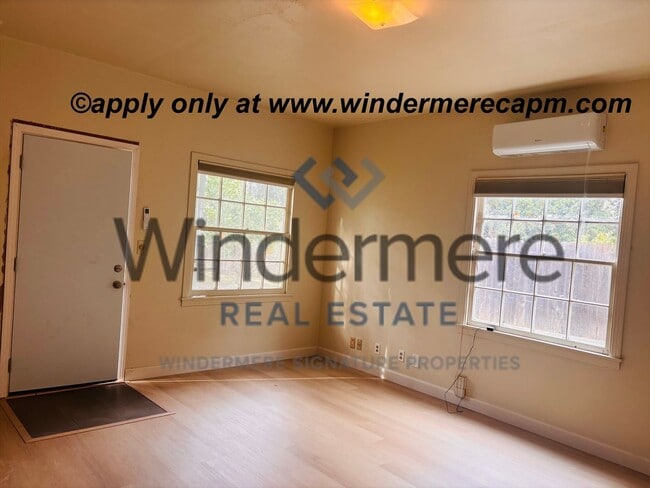 Building Photo - Charming South Land Park Home with Detached Bonus Room — 3 Bed, 1.5 Bath