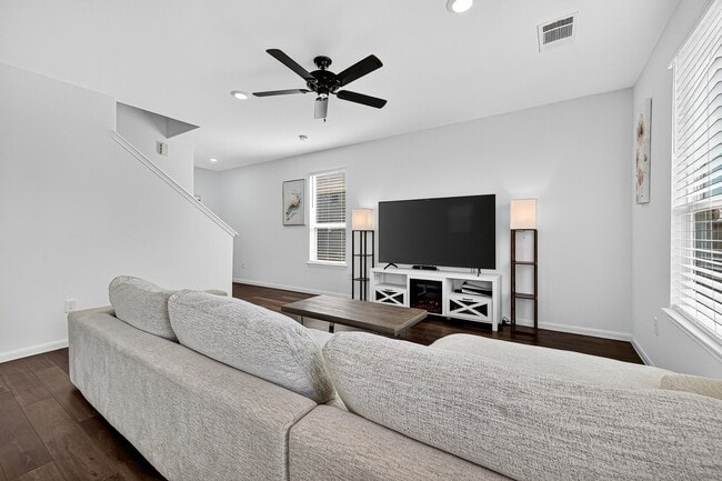 Building Photo - 17843 Plow Horse Ln