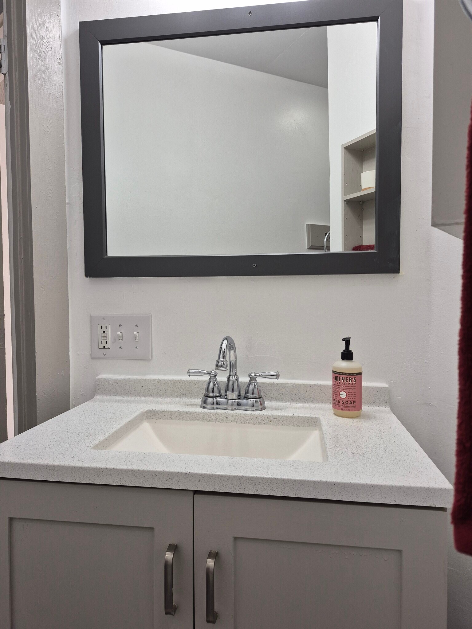 Building Photo - 723 Hanford St