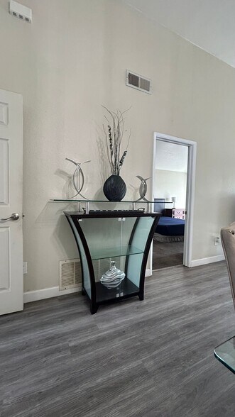 Building Photo - 406 Windjammer Cir