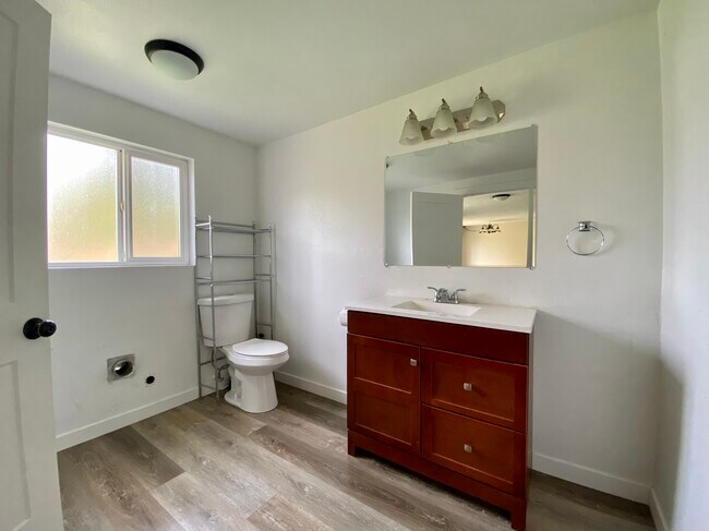 Building Photo - 4097 W 18th Ave