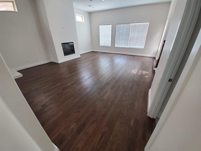 Building Photo - 9416 Glenfield Ct