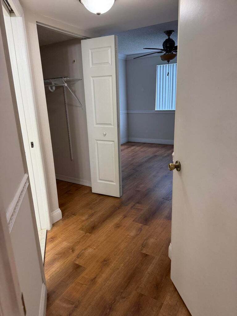 Building Photo - 1500 Crestwood Ct S