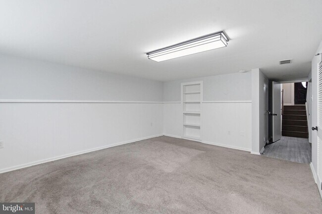 Building Photo - 2816 Woodbridge Rd