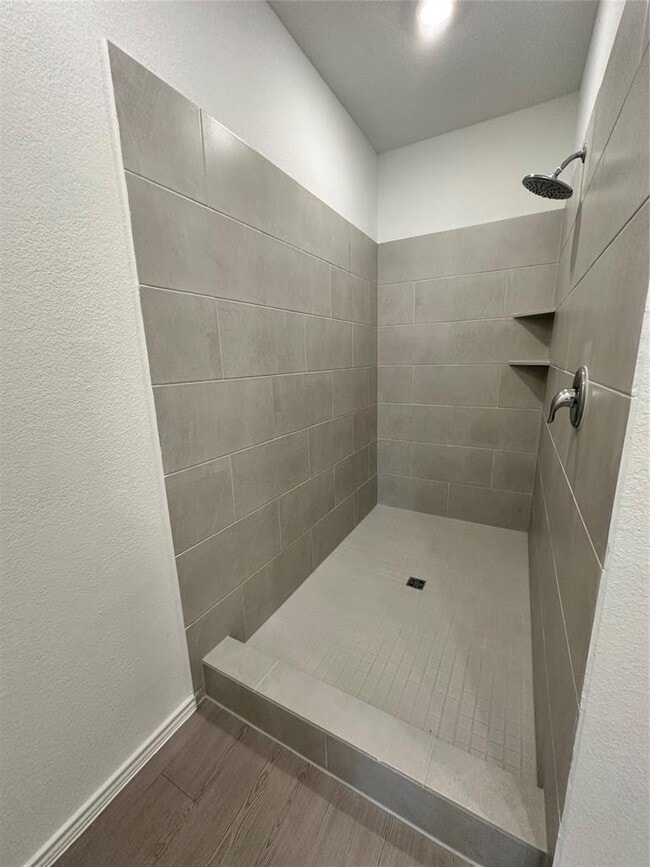 Building Photo - 281 Seven Seas Dr