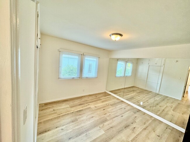 Building Photo - Charming North Hollywood Home