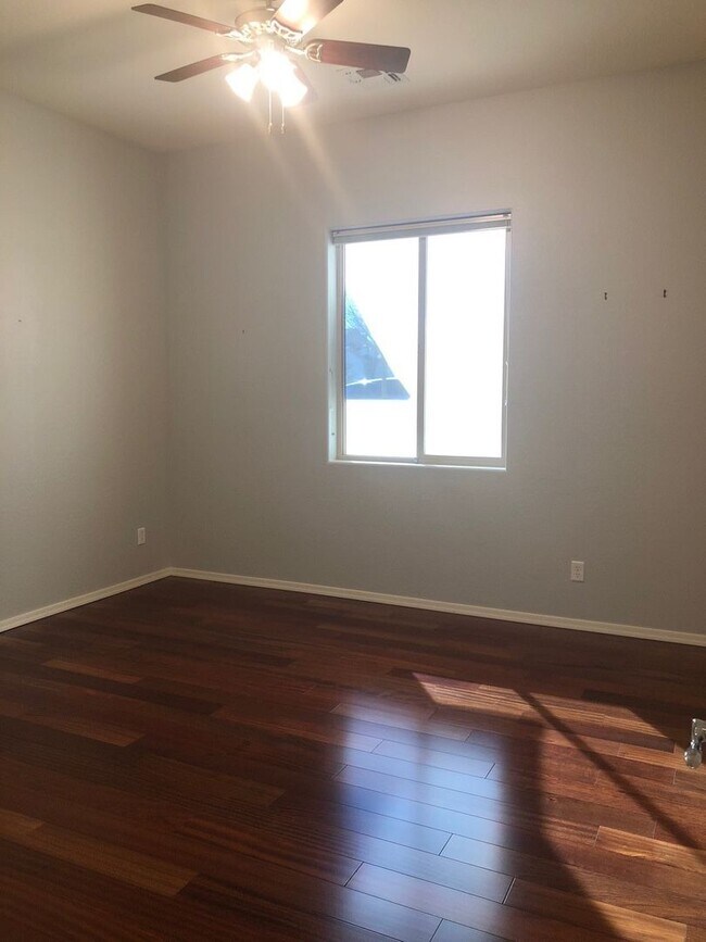 Building Photo - 4 Bedroom 2 Bath in Granville