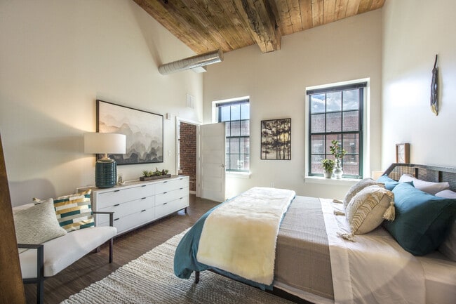 Building Photo - Counting House Lofts I