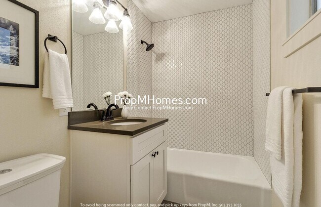 Building Photo - Gorgeous Updated Home in Oak Grove - 4 Bedrooms!