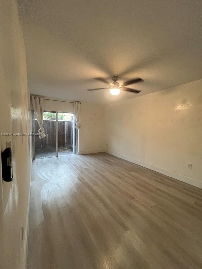 Building Photo - 9621 SW 77th Ave