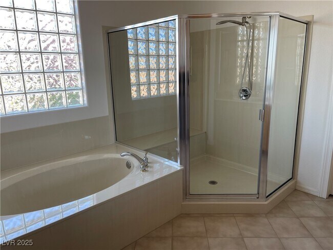 Building Photo - 2049 Powder Springs St