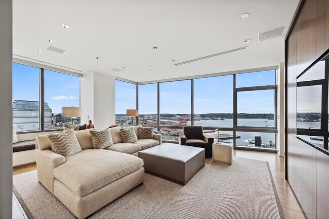 Building Photo - Millennium Tower - 2 bedrooms + den