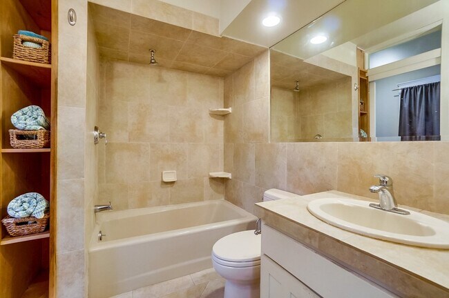 Building Photo - 3131 E Corto Pl