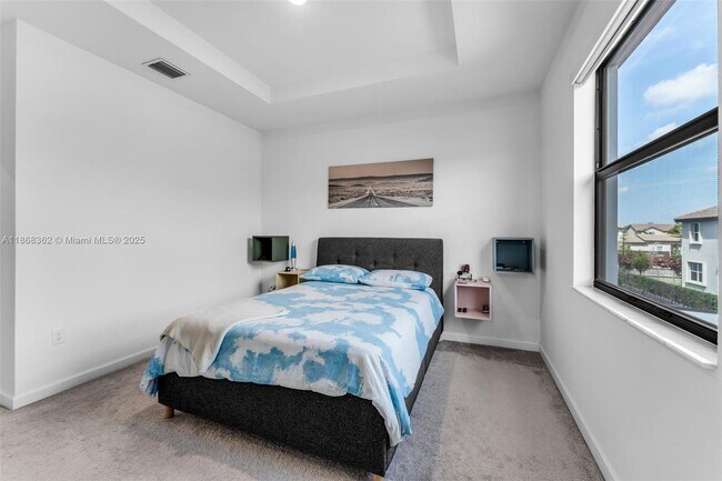 Building Photo - 11761 SW 245 Ter