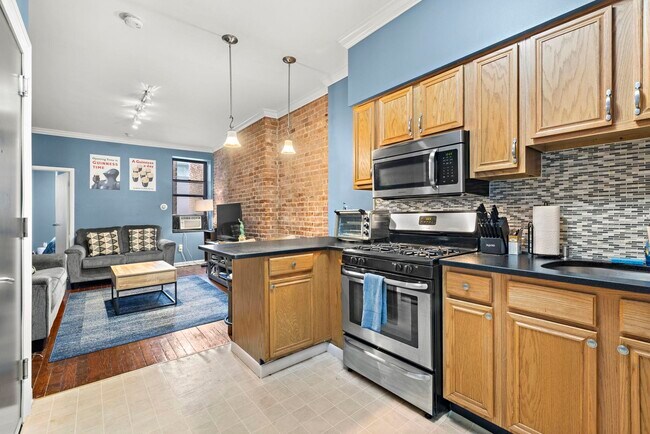 Building Photo - 263 1st St