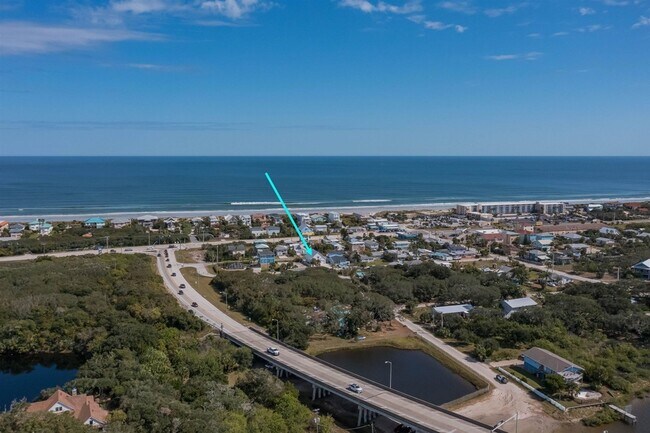 Building Photo - 6832 Middleton Ave