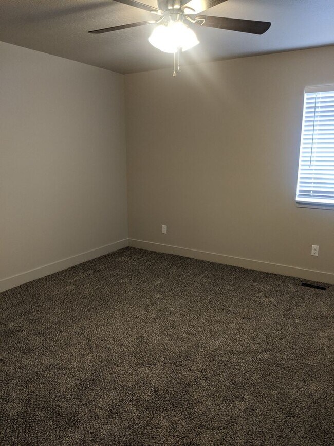 Building Photo - 966 Georgia Drive Unit 10