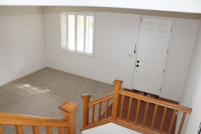 Building Photo - 524 Rosewood Ln