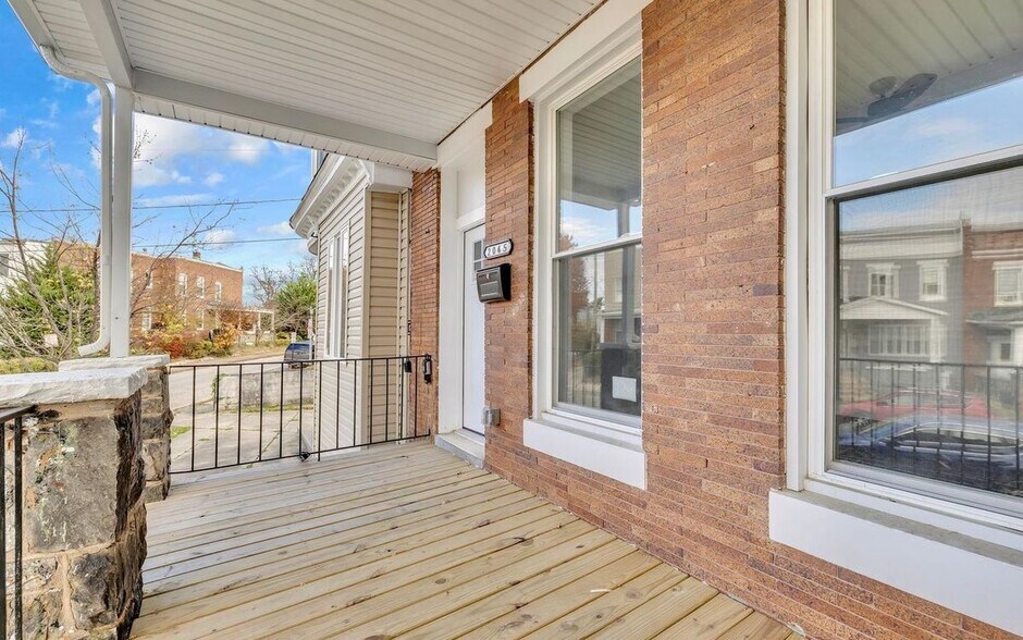 Building Photo - 2045 E 31st St