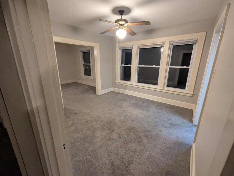 Building Photo - 6421 Glade Ave