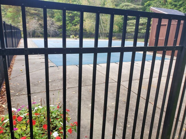 Building Photo - 48 Orris Rd