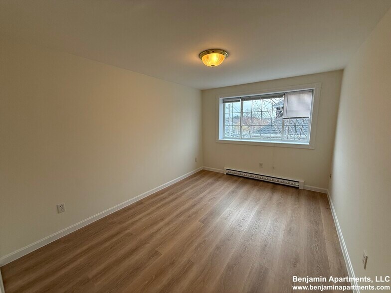 Building Photo - 18 Embassy Rd