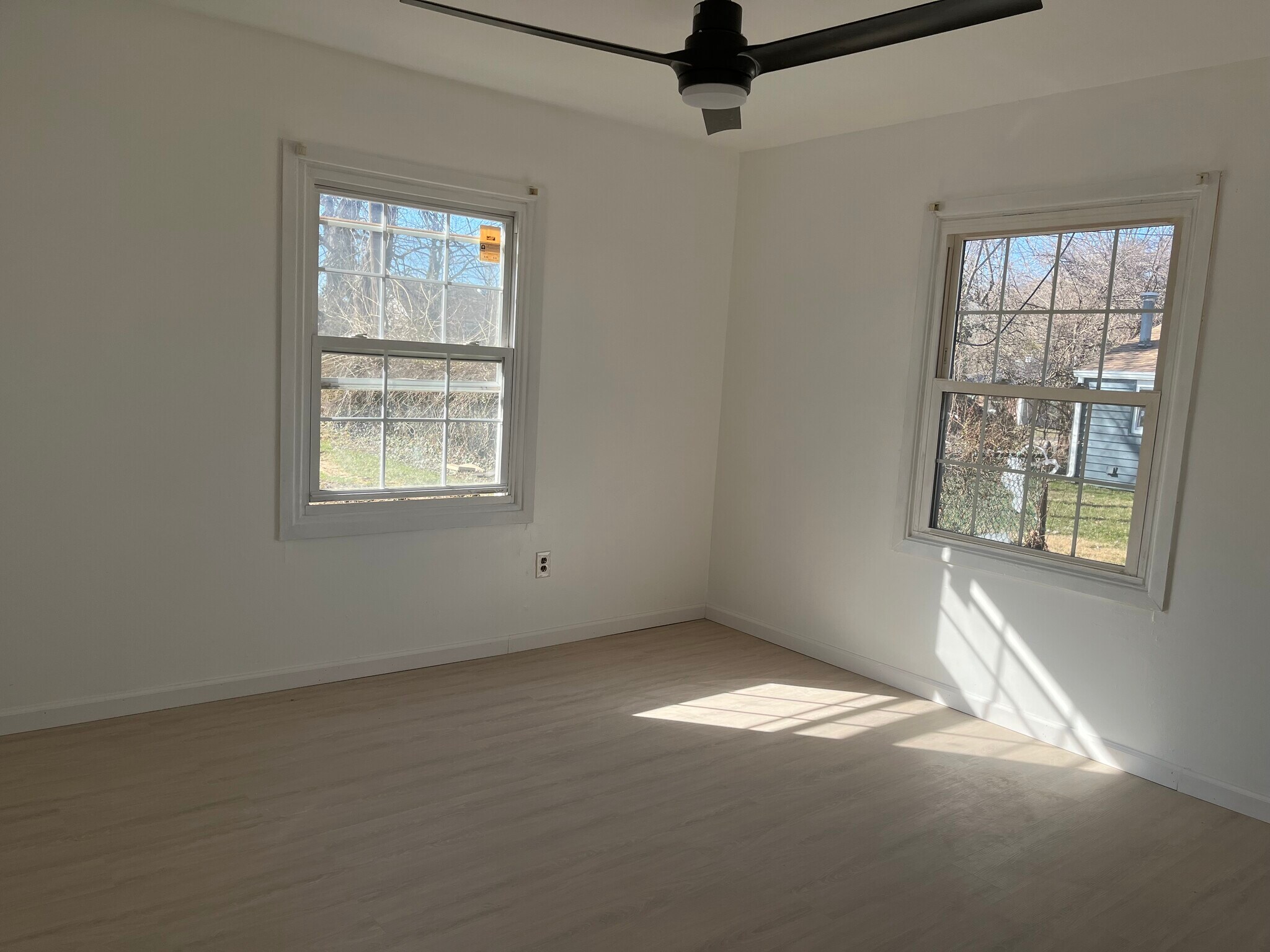 Building Photo - 65 Peacock Ln