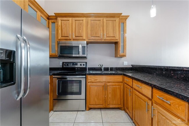 Building Photo - 3036 Regal Dr