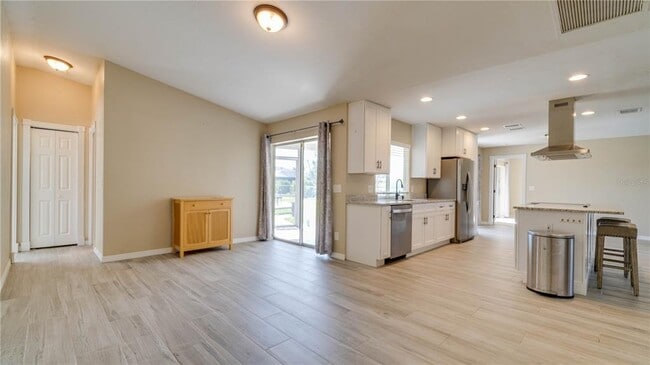 Building Photo - 1128 SE 29th Terrace