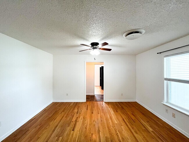 Building Photo - Available Now!!!! Gorgeous 3 bedroom, 2 bath, 2 car garage home. Beautiful wood look flooring. Sp...