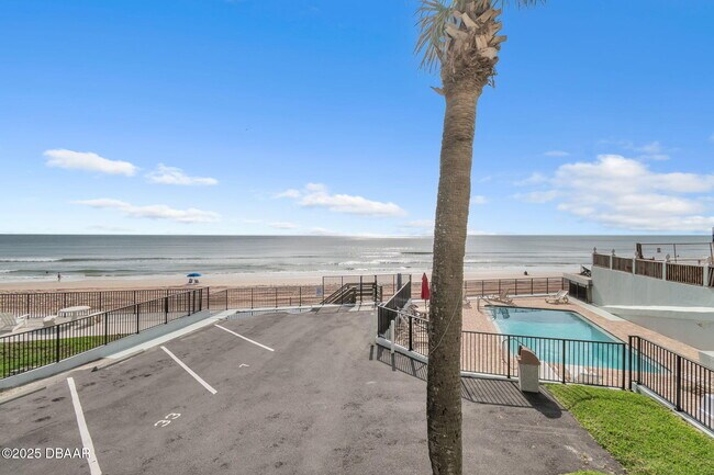 Building Photo - 1404 N Atlantic Ave