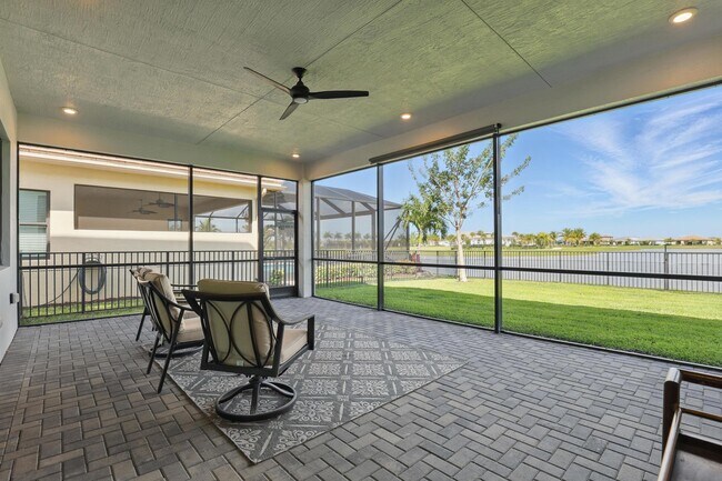 Building Photo - 5366 Santa Rosa Ln