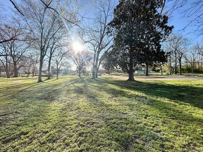 Building Photo - 341 Kingdom Estate Dr