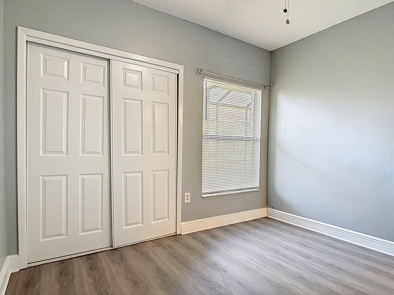 Building Photo - 4711 Capri Plz