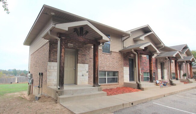 Building Photo - 18043 Loring Ln