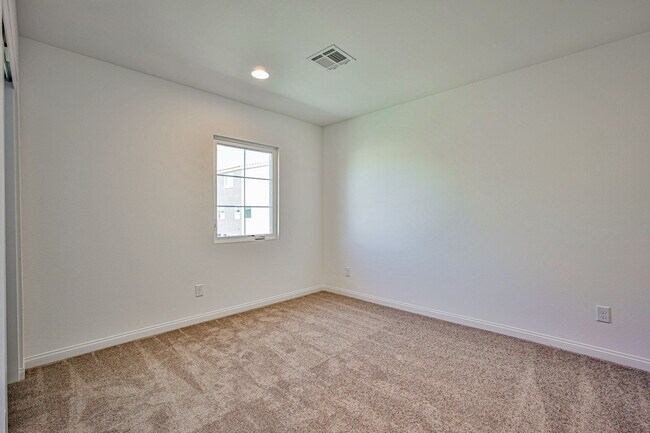 Building Photo - 7771 Bright Ldg St