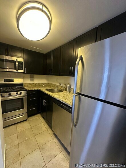 Building Photo - 185 Freeman St