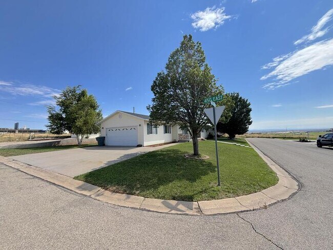 Primary Photo - 465 Meadowlark Ln