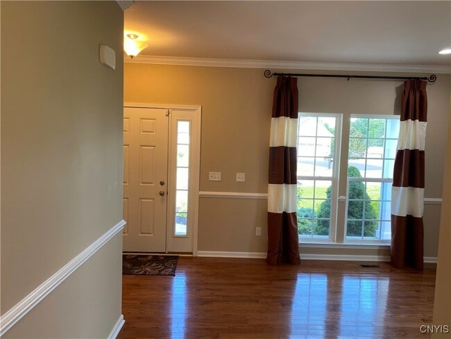 Building Photo - 107 Shaker Heights