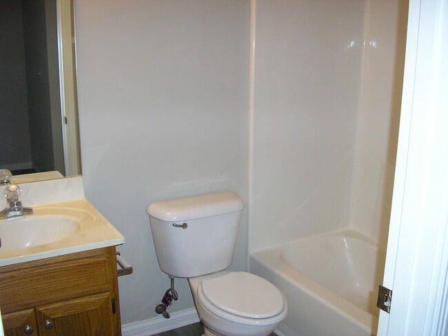 Building Photo - 1055 Winners Cir