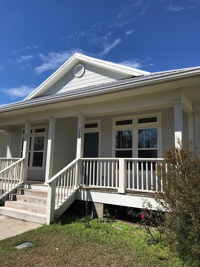 Building Photo - 322 St Francis St