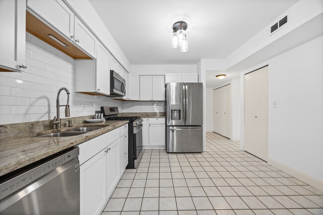 Building Photo - 120 White Birch Ln