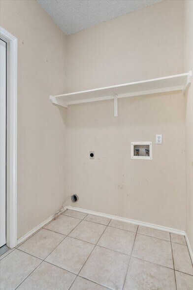 Building Photo - 16303 Ascent Cove