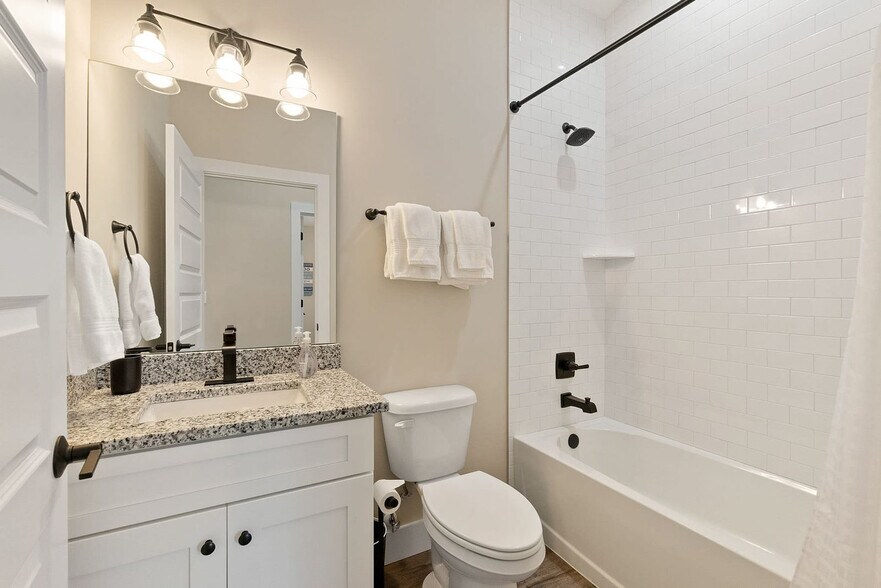 Building Photo - 1000 Josiah St