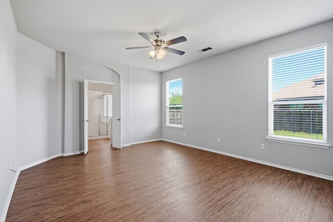 Building Photo - 1113 Beaverwood Ln