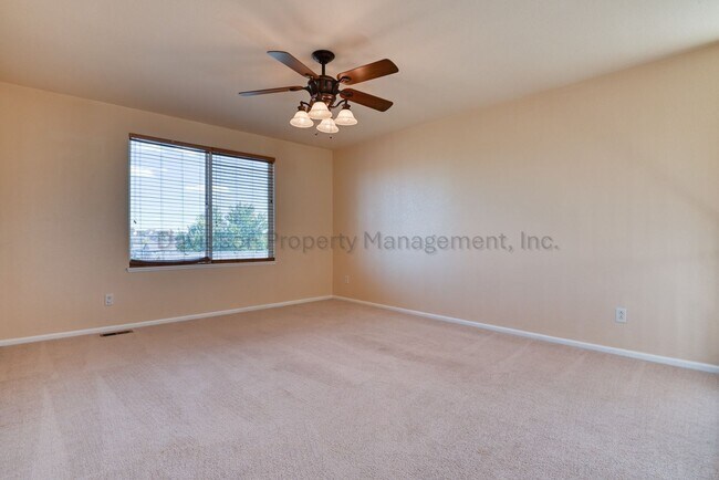 Building Photo - 4173 Knollvale Dr