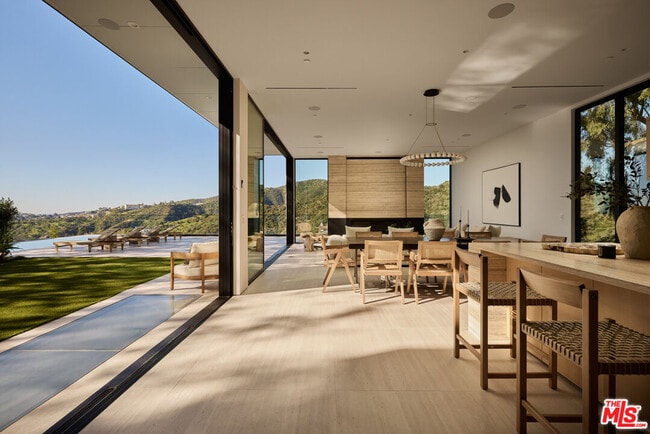 Building Photo - 1149 Linda Flora Dr