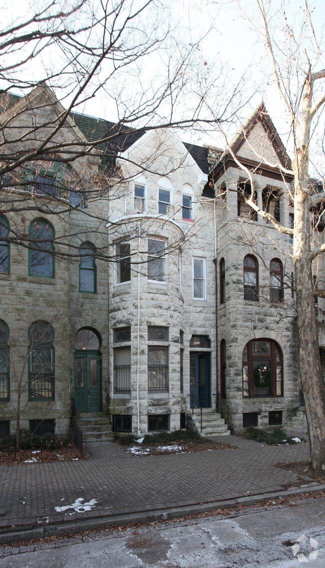 Building Photo - 1512 W Mount Royal Ave